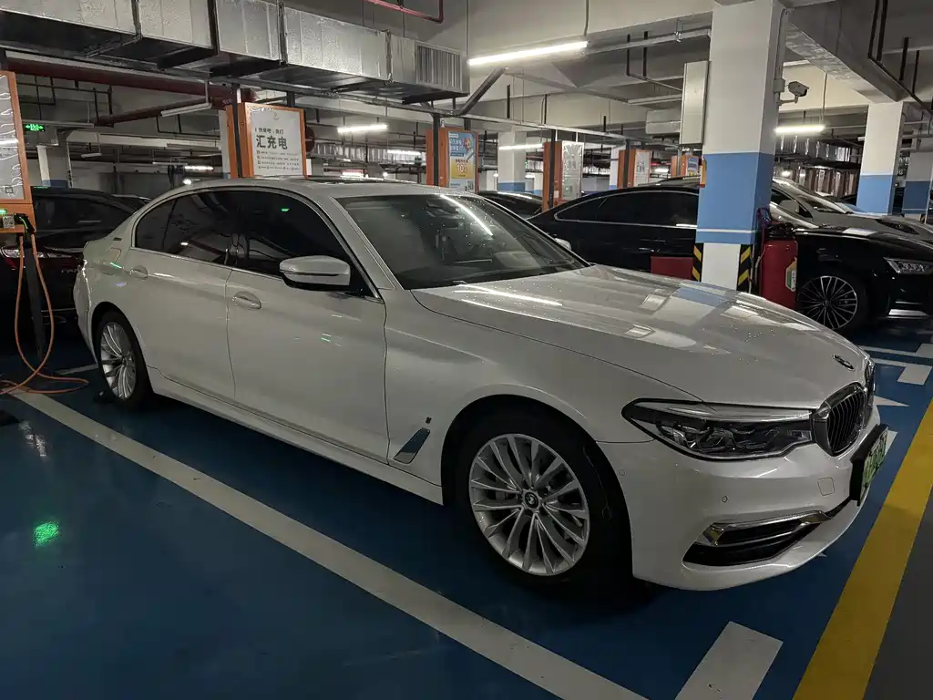 BMW 5 Series New Energy 2019 — фото 1