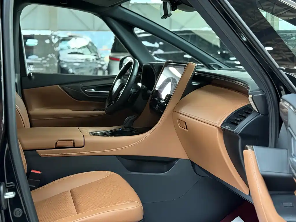 Toyota Alphard 2023 — фото 20