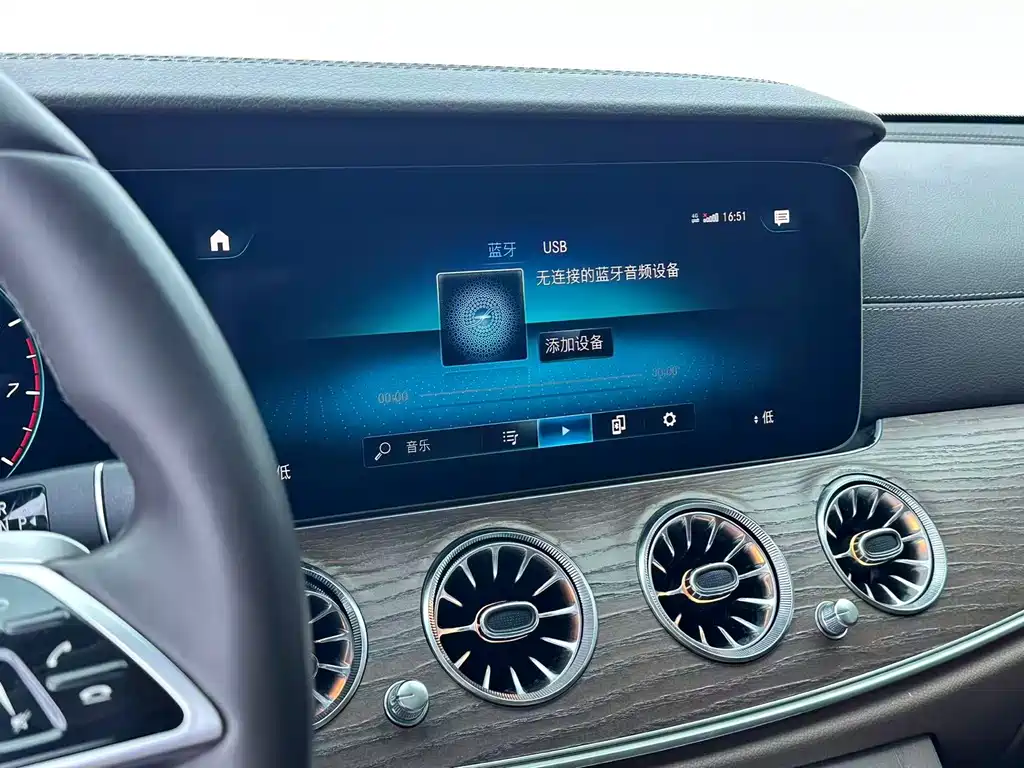 Mercedes-Benz E-Class 2022 — фото 11