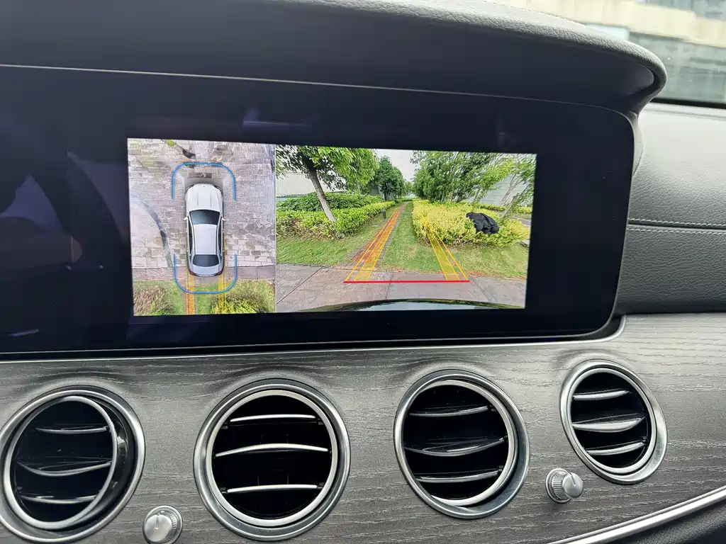 Mercedes-Benz E-Class 2022 — фото 14