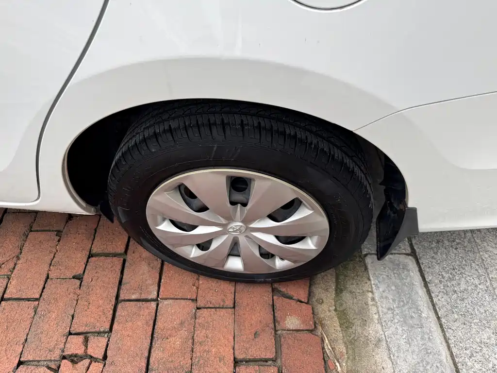 Toyota Yaris L 2019 — фото 16