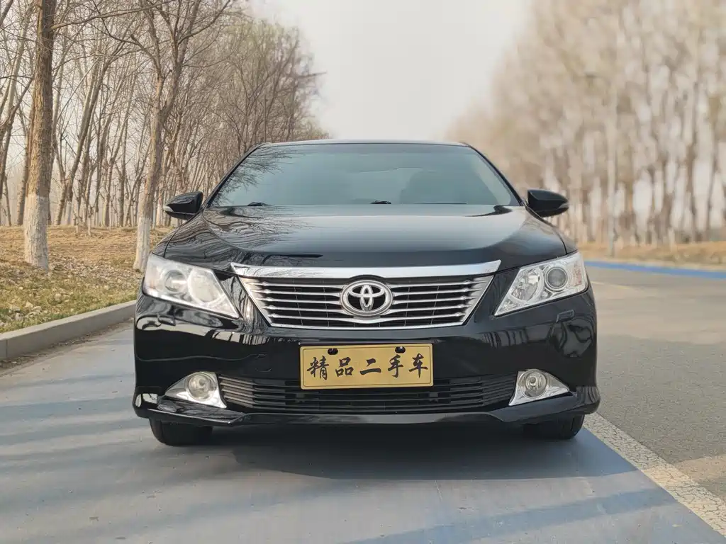 Toyota Camry 2013 — фото 2