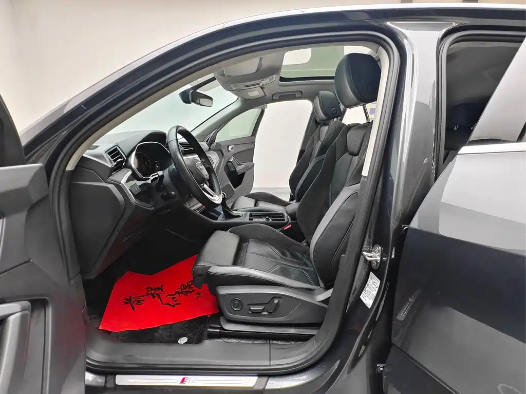 Audi Q3 Sportback 2023 — фото 9