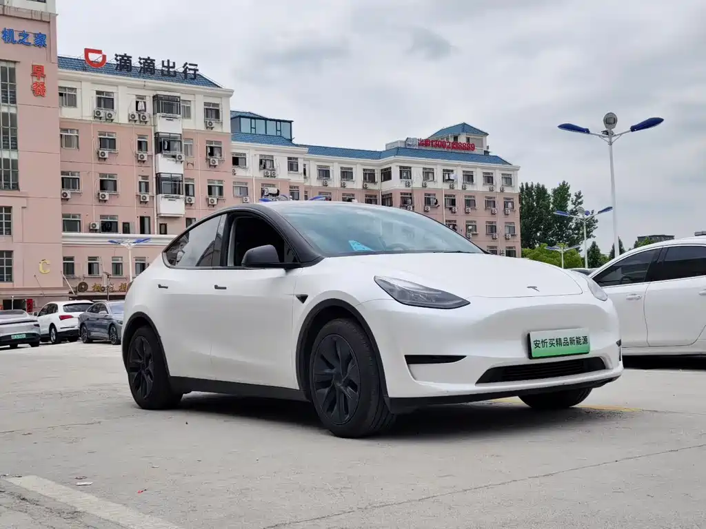 Tesla Model Y 2023 — фото 3
