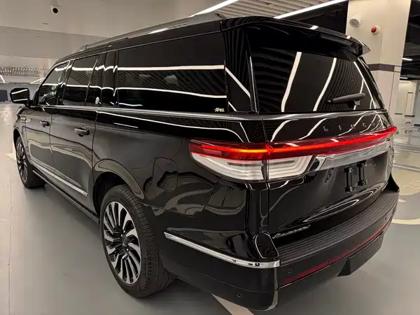 Lincoln Navigator 2022