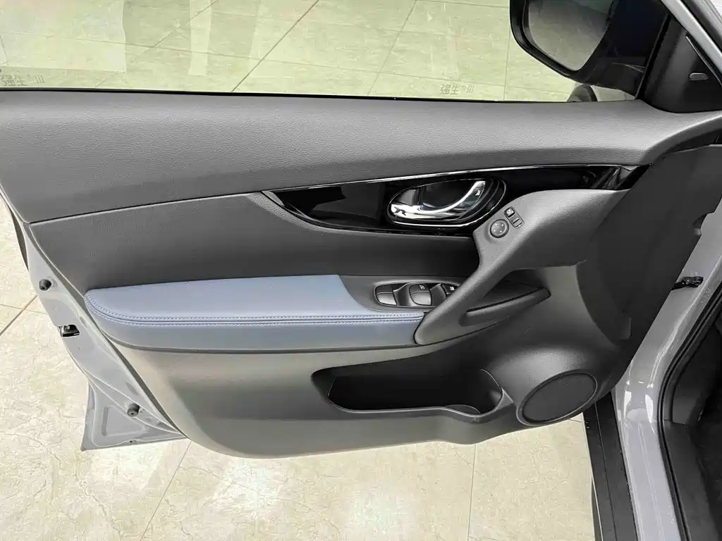Nissan X-Trail 2025 — фото 11
