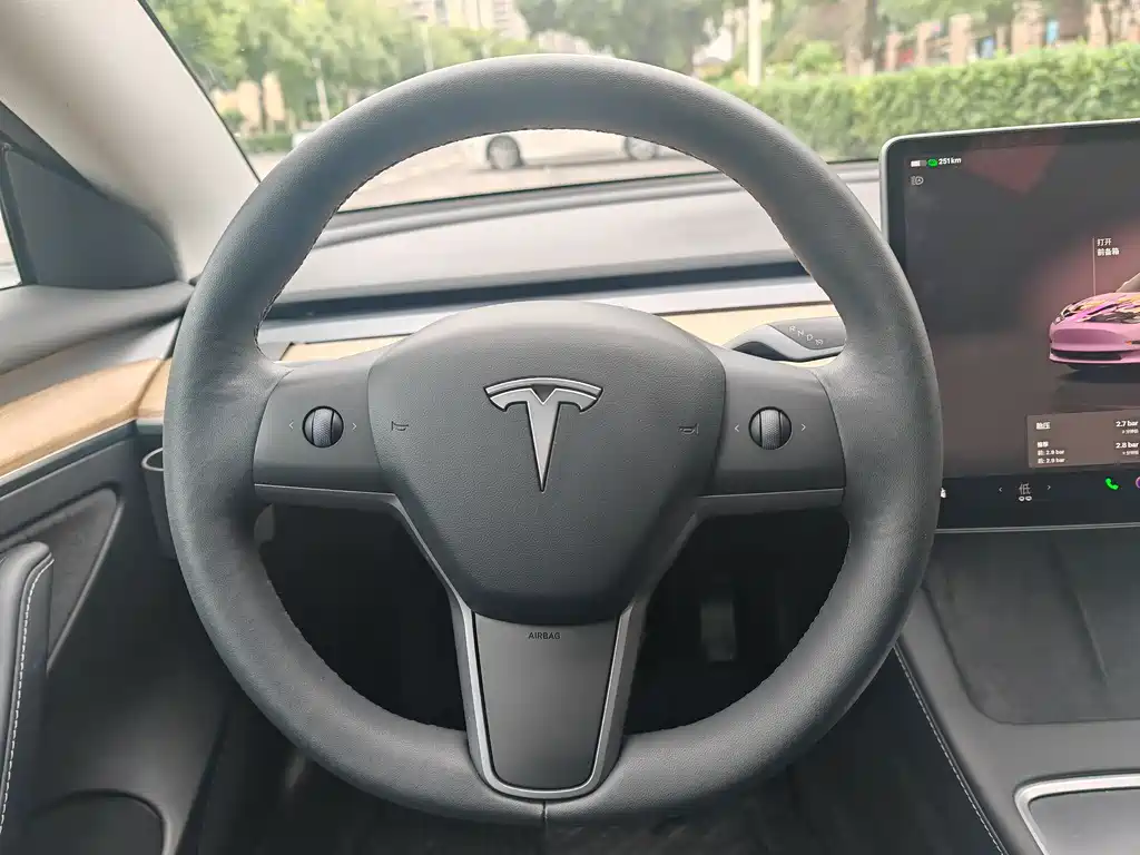 Tesla Model 3 2022 — фото 10