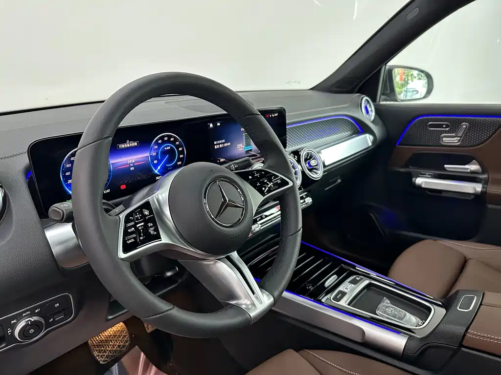 Mercedes-Benz EQB 2026 — фото 18