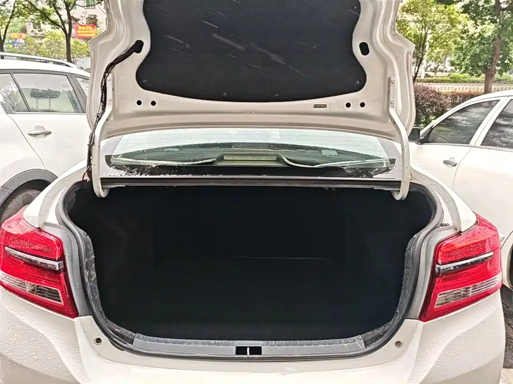 Toyota Yaris L 2019 — фото 19