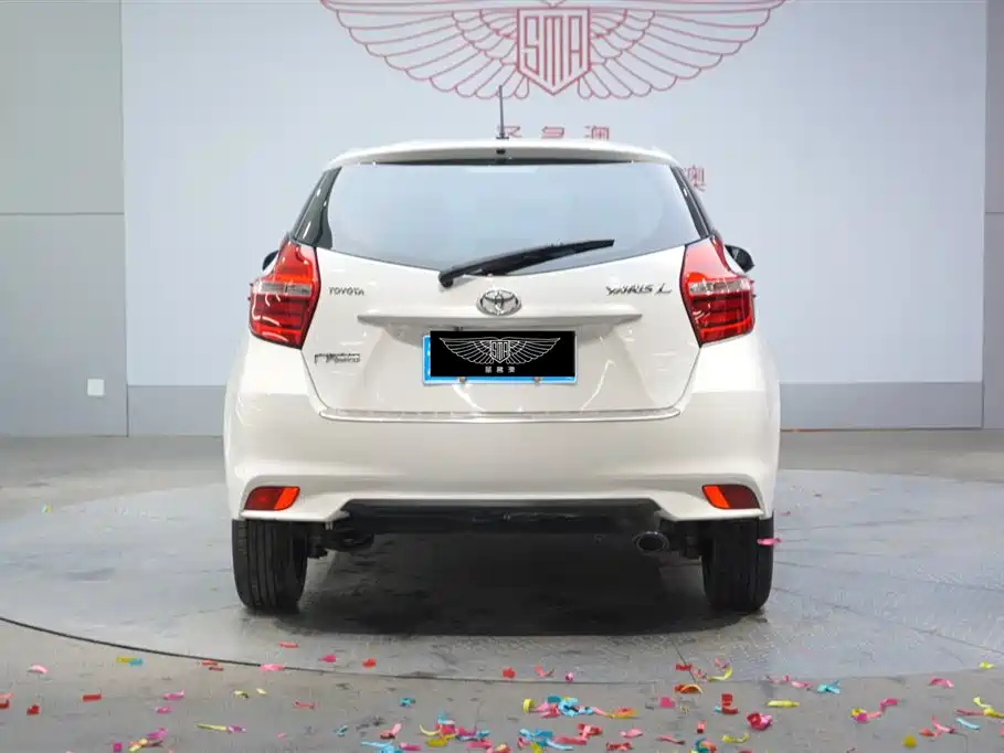Toyota Yaris L 2017 — фото 5