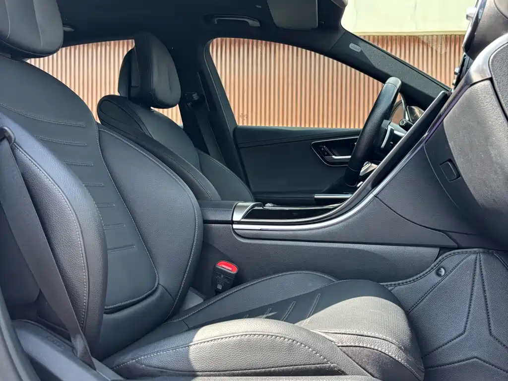 Mercedes-Benz C-Class 2023 — фото 20
