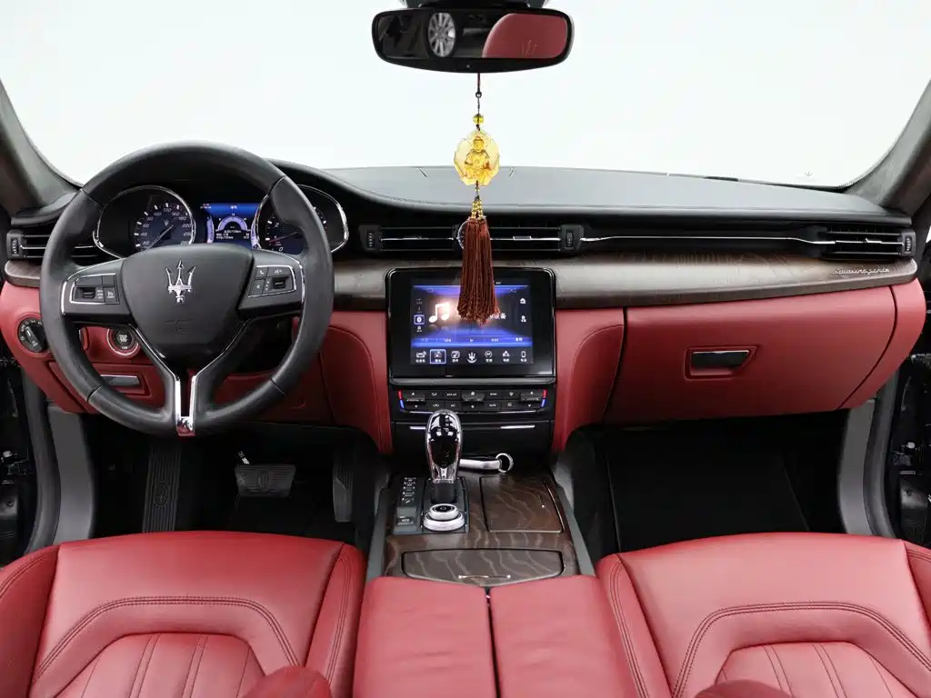 Maserati Quattroporte 2017 — фото 14