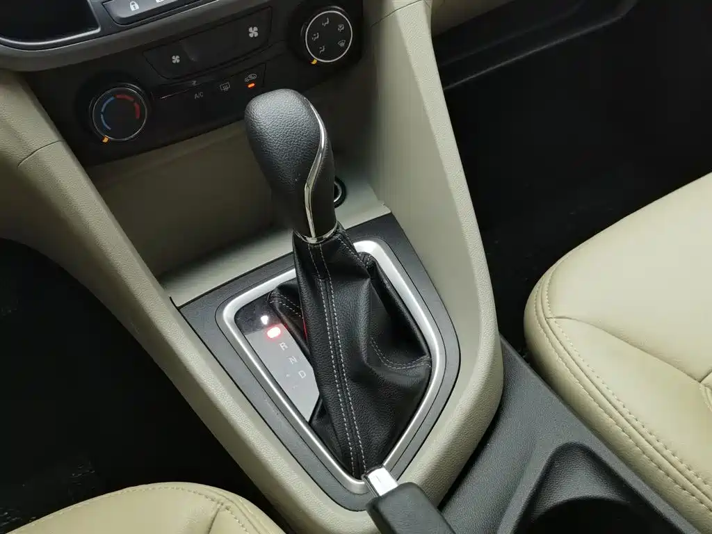 Buick Excelle 2017 — фото 13