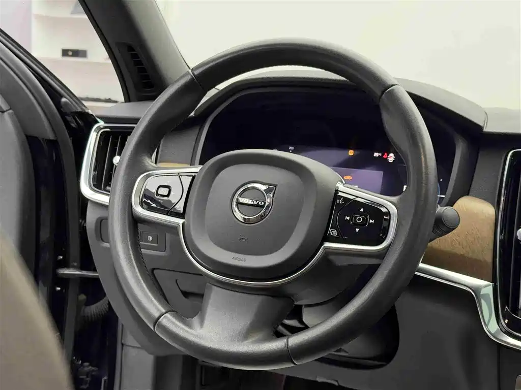 Volvo S90 PHEV 2022 — фото 11