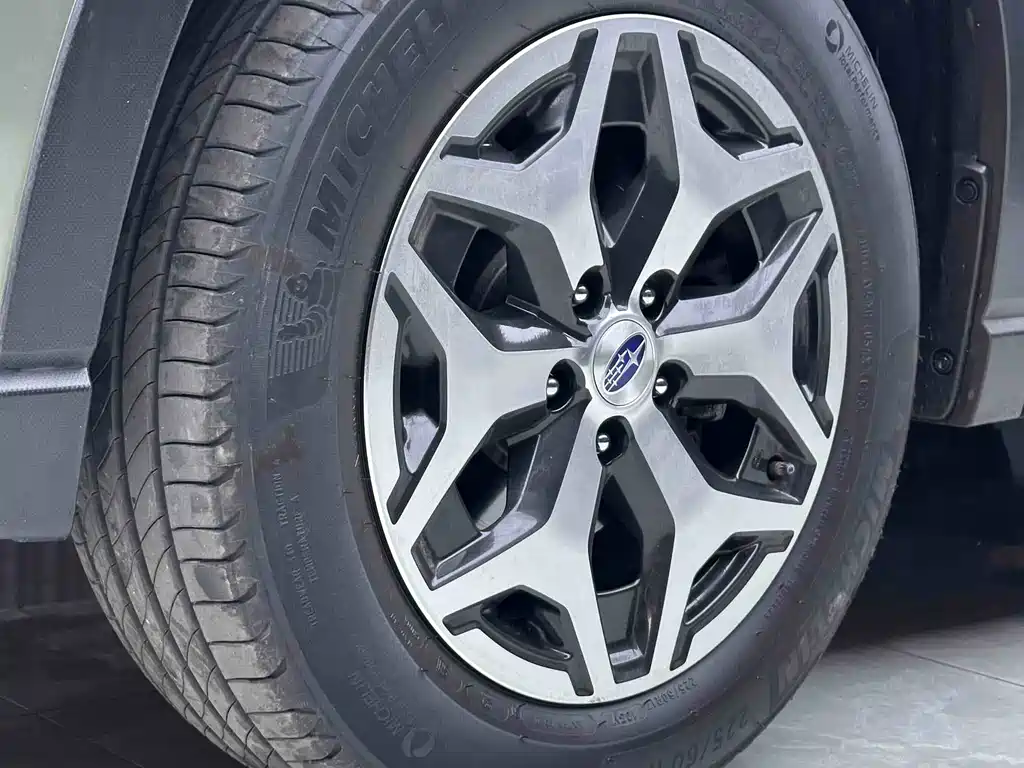 Subaru Forester 2019 — фото 4