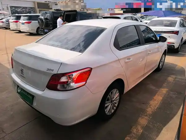 Peugeot 301 2015