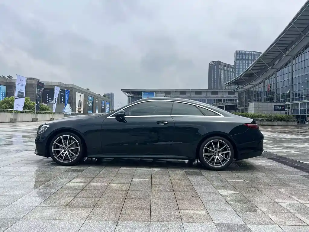 Mercedes-Benz E-Class 2023 — фото 3