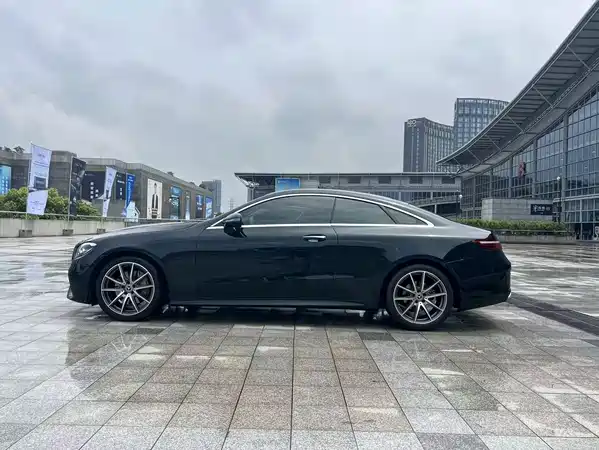 Mercedes-Benz E-Class 2023