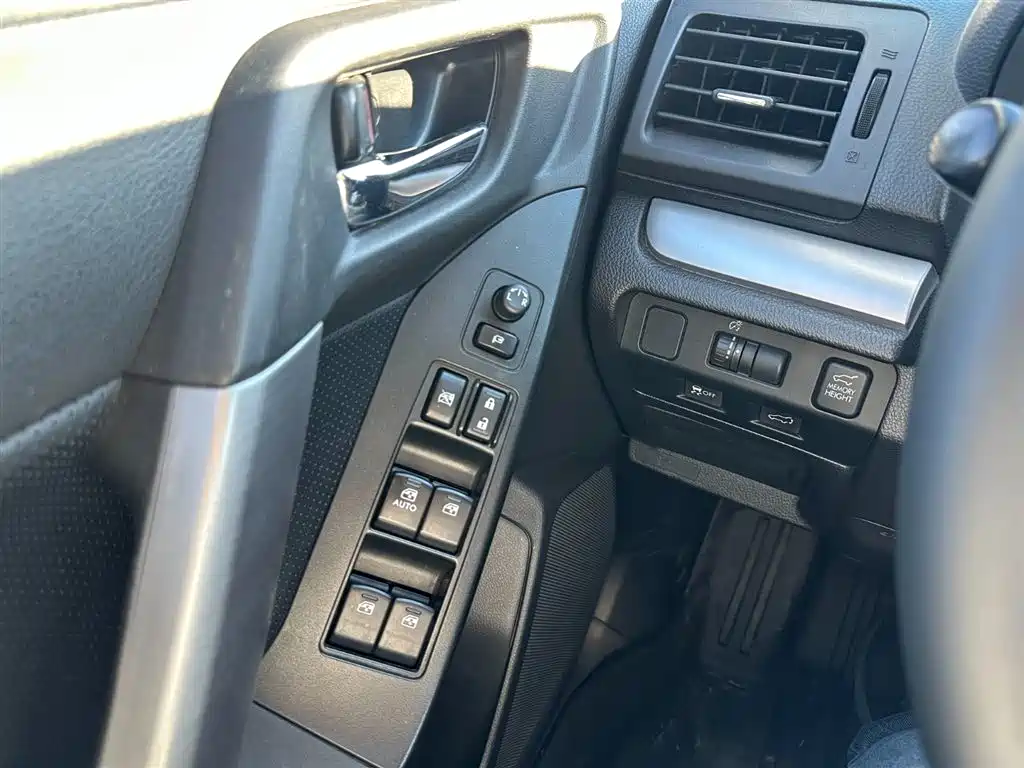 Subaru Forester 2014 — фото 23