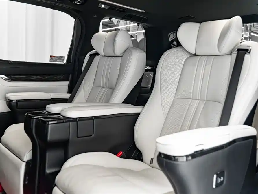 Lexus LM 2020 — фото 11