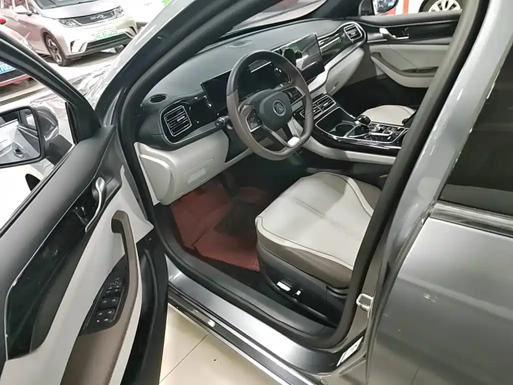 BYD Qin PLUS 2023 — фото 16
