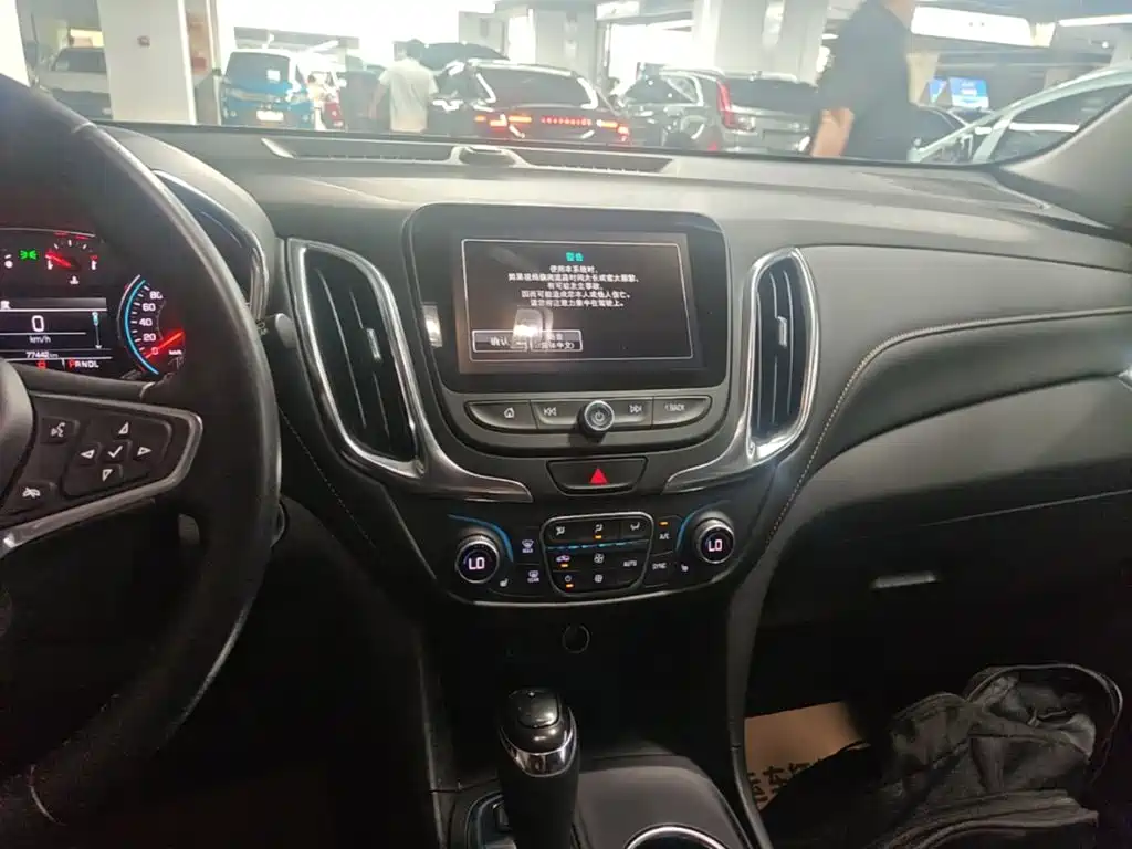 Chevrolet Equinox 2018 — фото 13