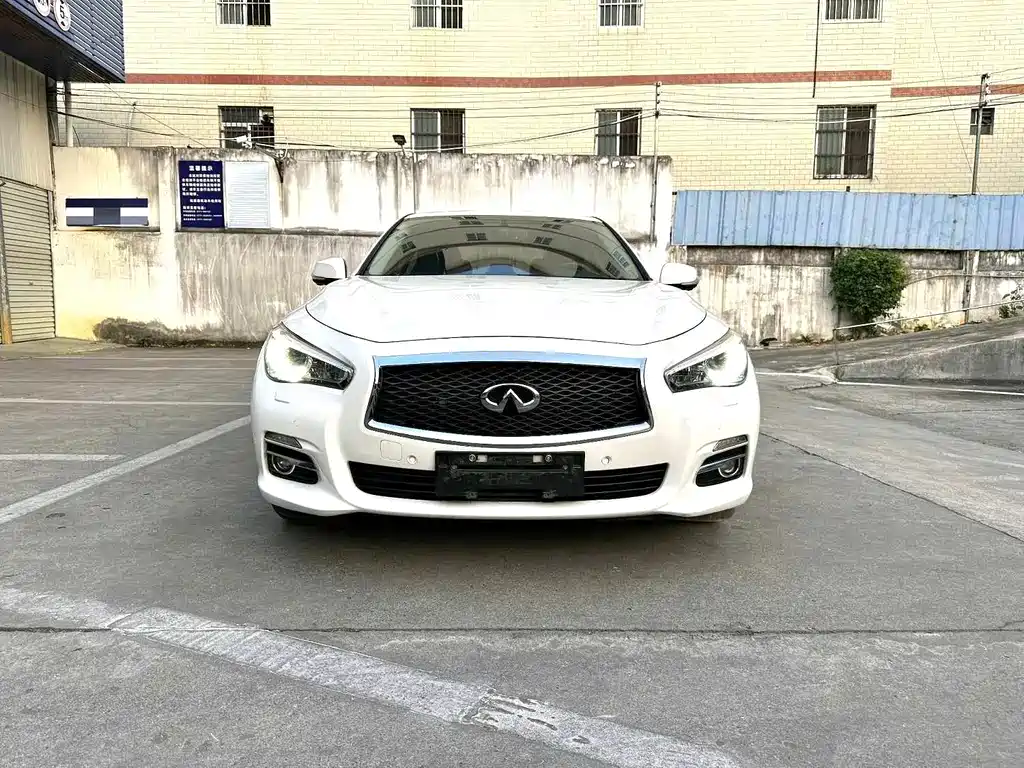 Infiniti Q50L 2017 — фото 2