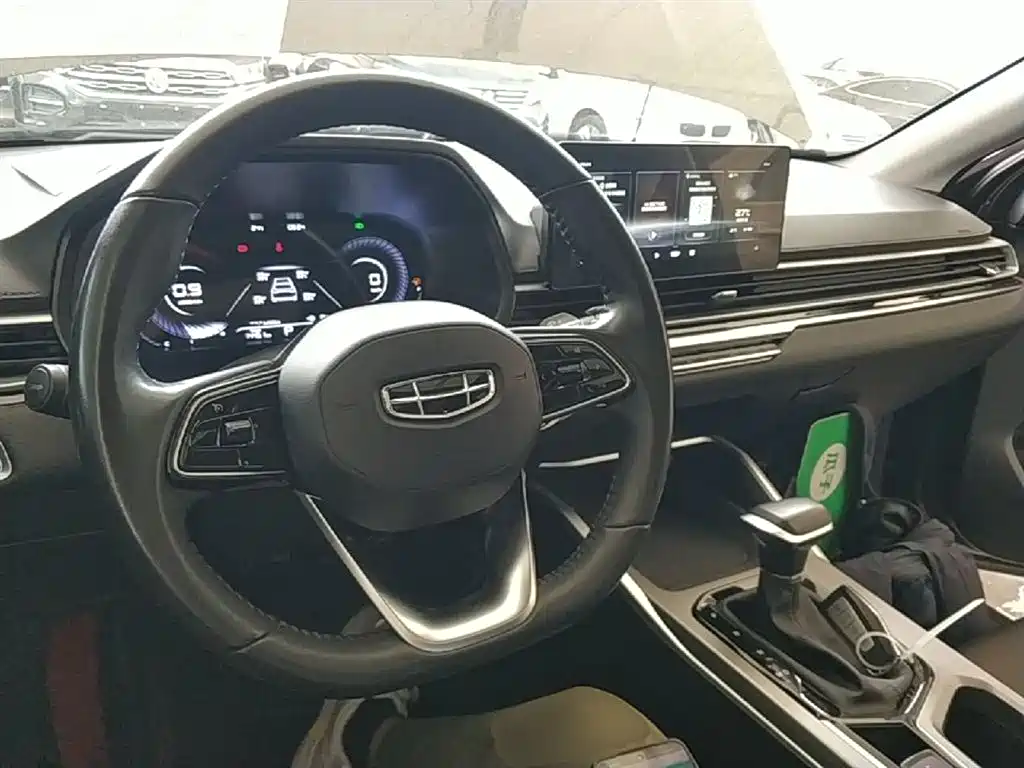 Geely Emgrand 2022 — фото 10
