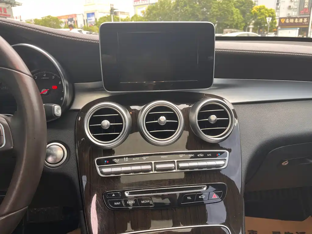 Mercedes-Benz GLC 2019 — фото 16