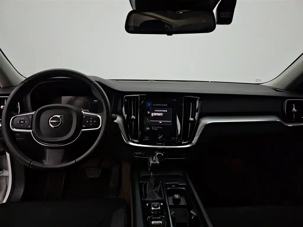 Volvo S60 2020 — фото 12