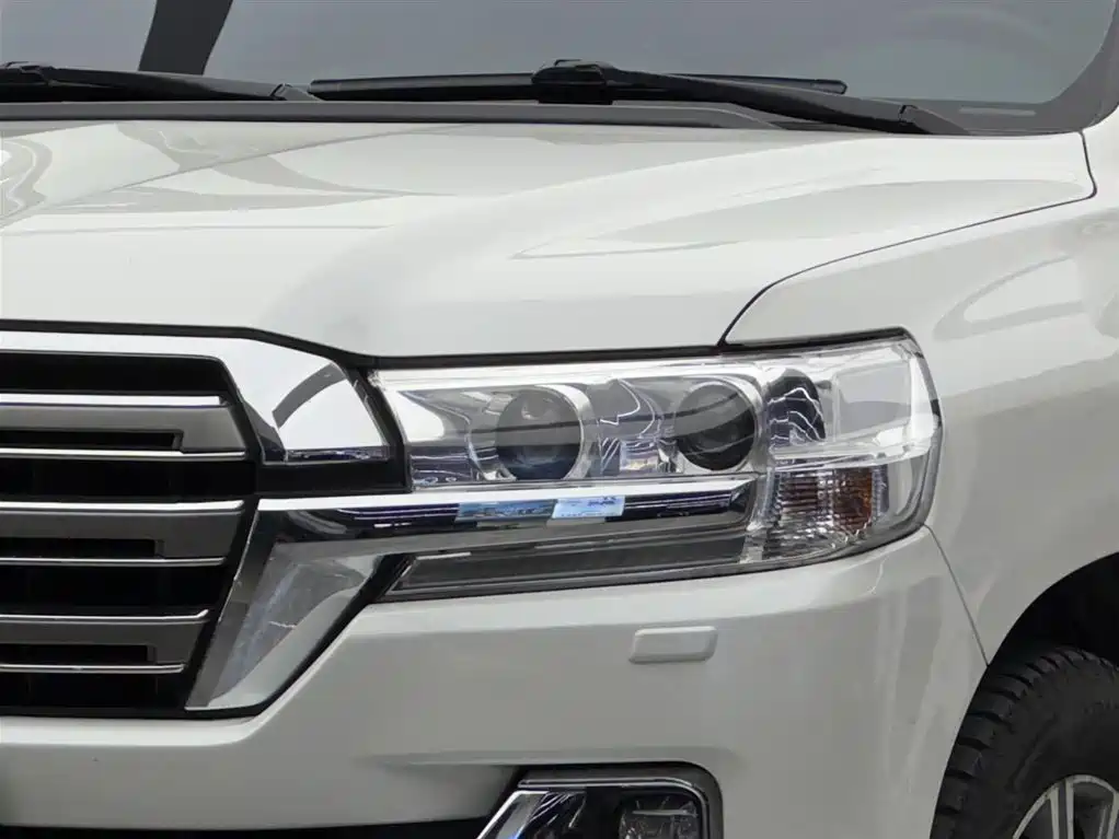Toyota Land Cruiser 2018 — фото 3