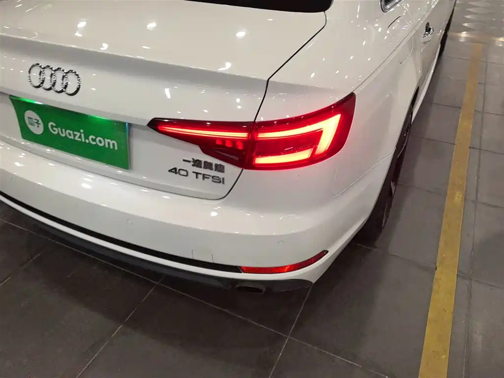 Audi A4L 2018 — фото 13