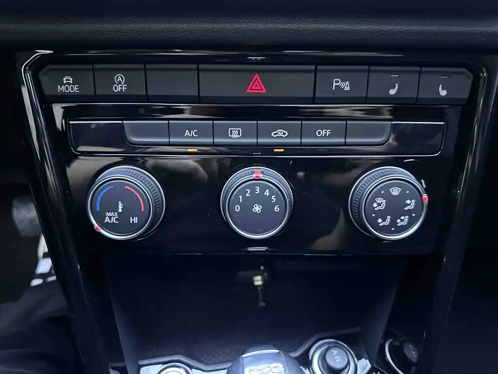 Volkswagen T-Roc 2022 — фото 12