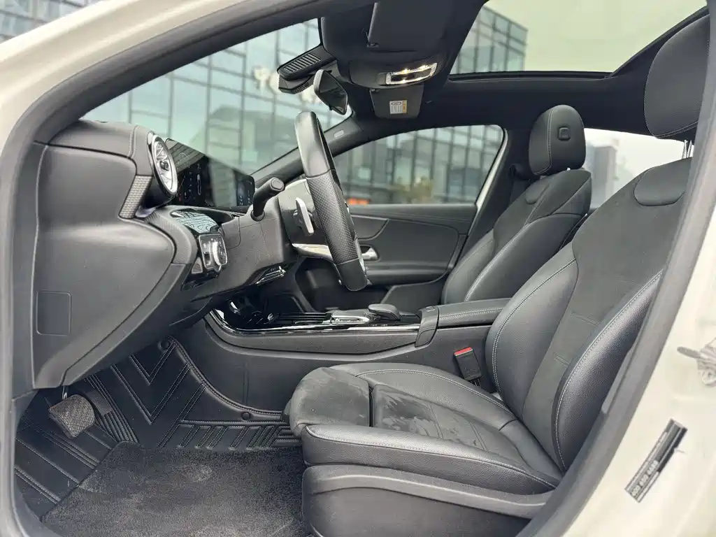 Mercedes-Benz A-Class 2022 — фото 4