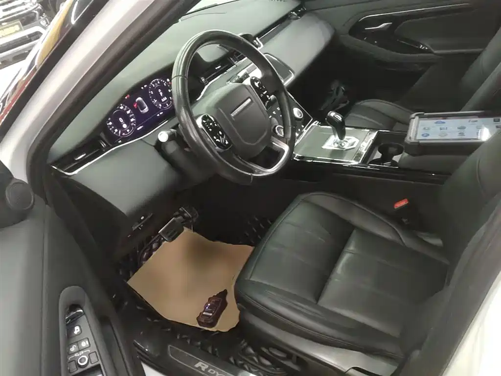Land Rover Evoque 2020 — фото 14