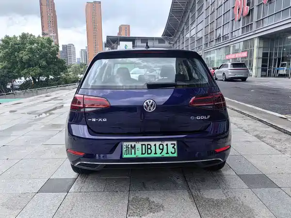 Volkswagen Golf Pure Electric 2020