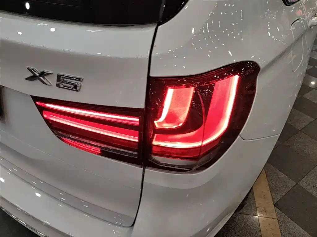 BMW X5 2017 — фото 8
