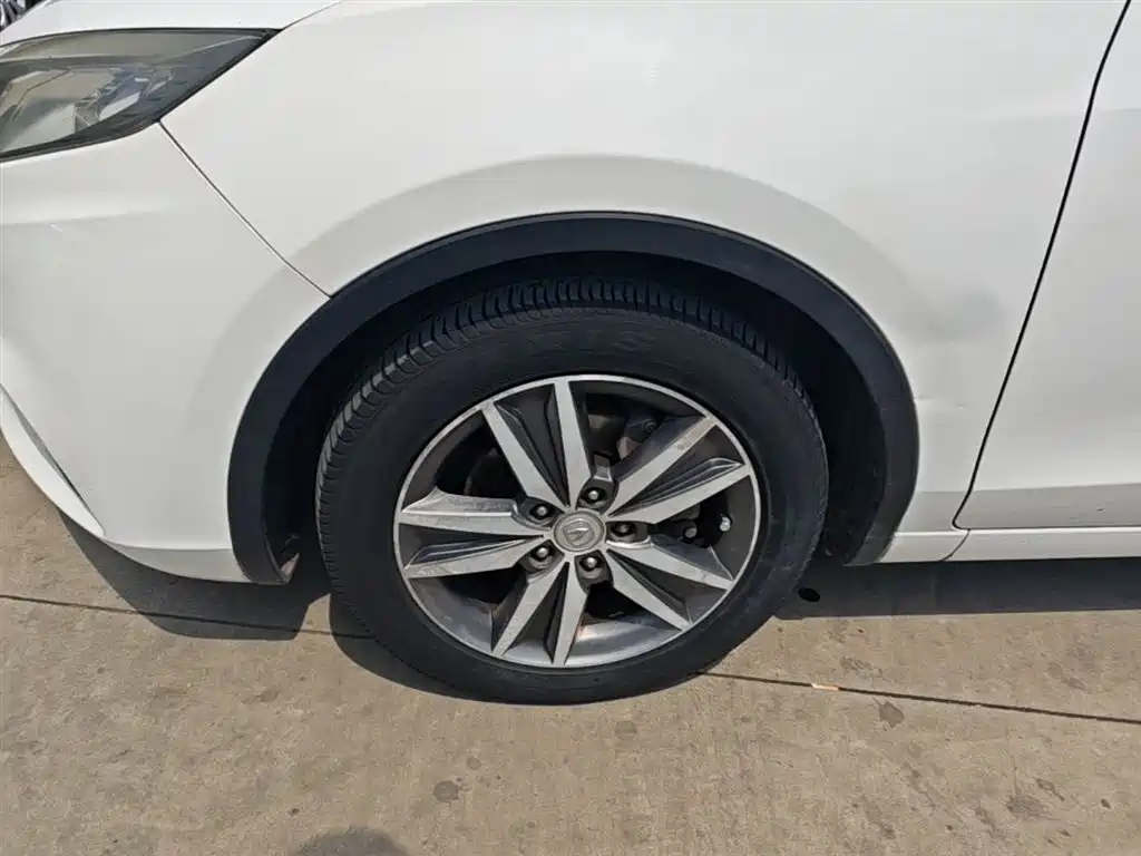Changan Eado XT 2015 — фото 23