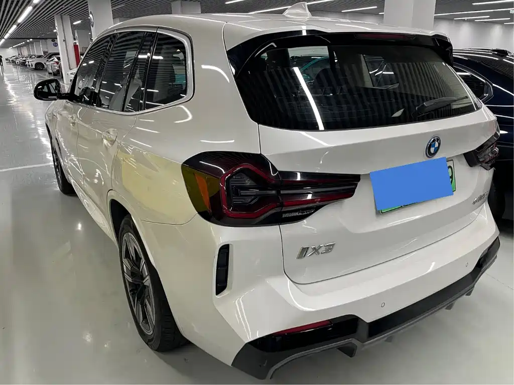 BMW iX3 2023 — фото 12