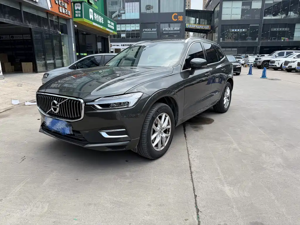 Volvo XC60 2019 — фото 1