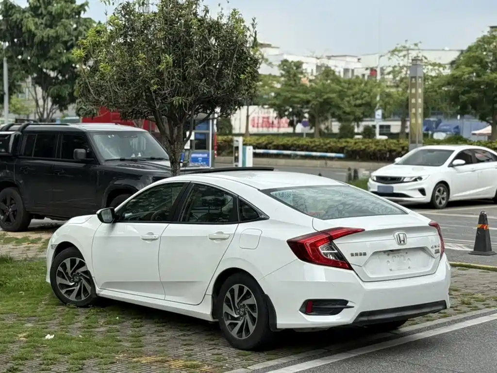 Honda Civic 2017 — фото 24