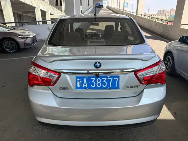 Venucia D50 2013