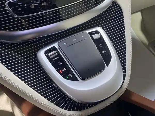 Mercedes-Benz V-Class 2022