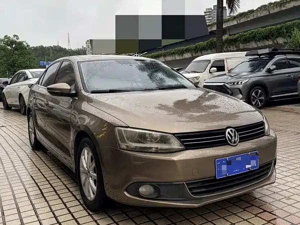 Volkswagen Sagitar 2013