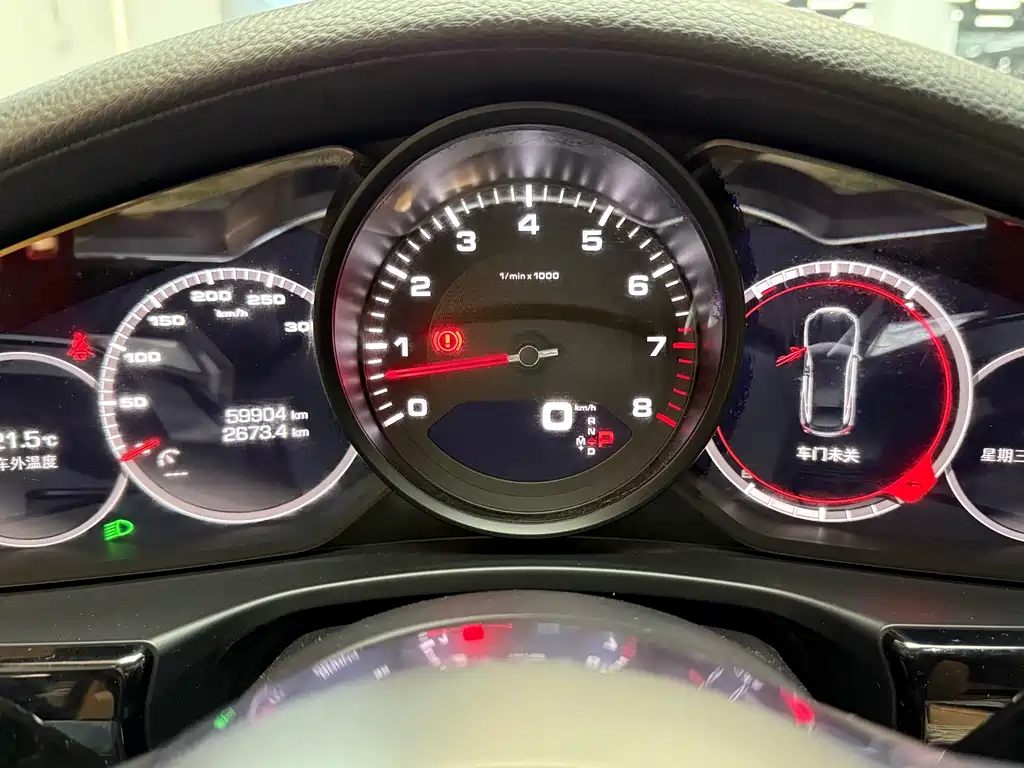 Porsche Panamera 2018 — фото 19