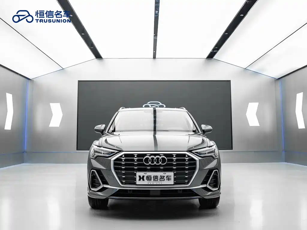 Audi Q3 2019 — фото 2