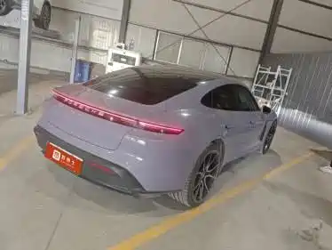 Porsche Taycan 2023