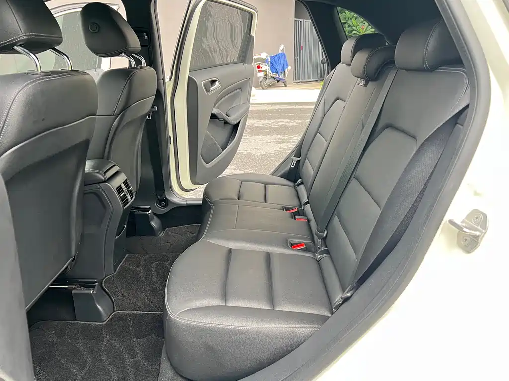 Mercedes-Benz B-Class 2018 — фото 15
