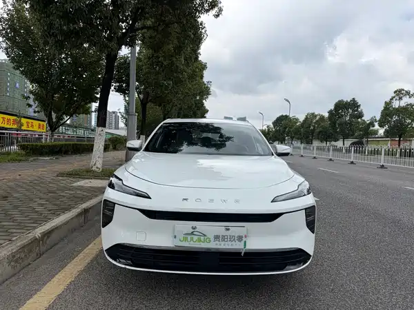 Roewe D6 2025