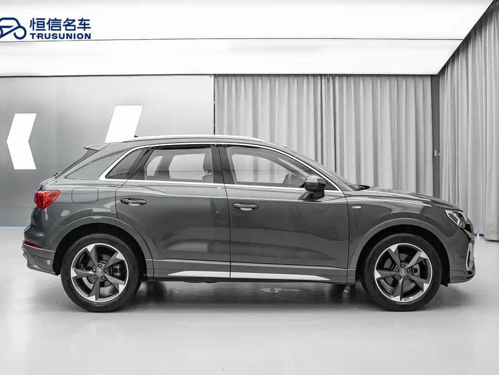 Audi Q3 2019 — фото 7